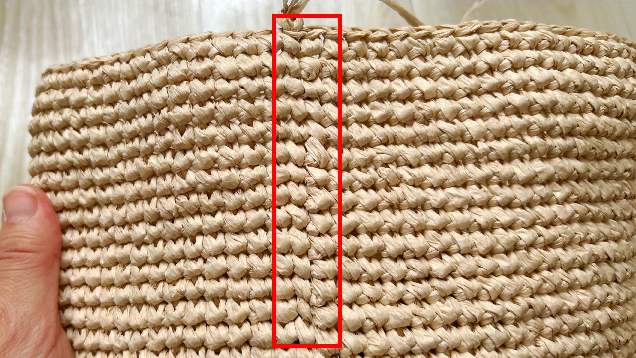 【動画有】細編みで筒状に編むとできる段の切り替えの筋が目立たない方法 Popknitter 